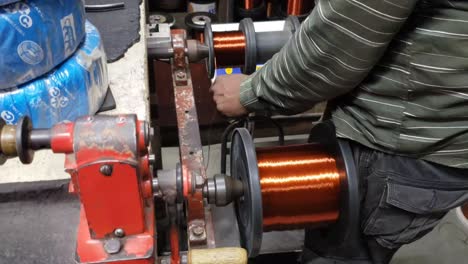 Spinning-coil-with-copper-cable-close-up