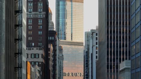Long-zoom-shot-of-Trump-Tower-in-Chicago,-IL