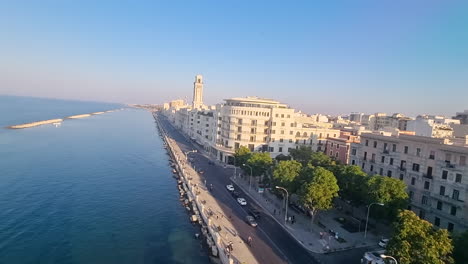 Vista-Panorámica-Desde-La-Calle-Costera-Largo-Luigi-Giannella-En-Bari-Puglia-Italia