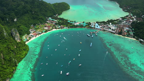 Aerial-over-famous-touristic-bay-in-Koh-Phi-Phi,-Thailand,-island-panorama