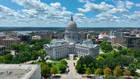 Edificio-Del-Capitolio-De-Wisconsin