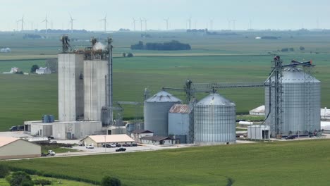 Ethanolanlage-Und-Getreidesilos-Im-Mittleren-Westen-Der-USA