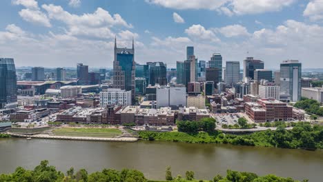 Hyper-time-lapse-of-Nashville,-Tennessee-from-East-to-West