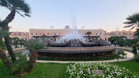 Fuente-En-La-Estación-Central-De-Bari-Bari-Central-En-Puglia-Italia,-Estación-Central