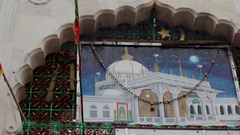 Altes-Sufi-Grab-Des-Sufi-Heiligen-Khawaja-Moinuddin-Chishti-Dargah,-Einzigartige-Architektur-Am-Tag.-Das-Video-Wurde-Am-19.-August-2023-In-Khwaja-Gharib-Nawaz-Dargah-Sharif-In-Ajmer,-Rajasthan,-Indien,-Aufgenommen