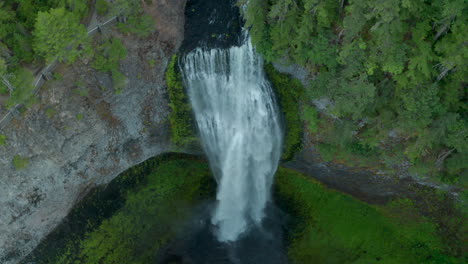 Dolly-back-establishing-aerial-shot-over-Salt-Creek-falls-Oregon
