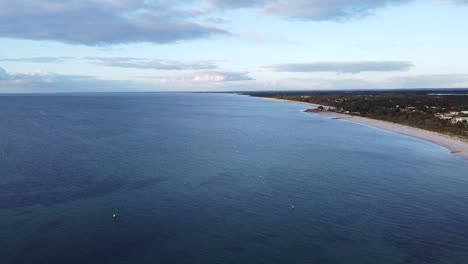 Aerial-Rise-Up-View-Over-Calm-Waters-Of-Geographe-Bay,-Busselton