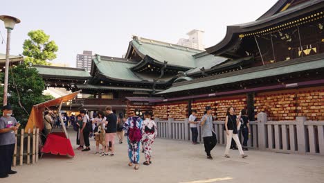 Tenmangu-Shrine-in-Summer-Festival,-Osaka-Tenjin-Matsuri