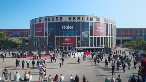 Der-Südeingang-Des-Ifa-2023,-Während-Einer-Echten-Öffnungszeit-Der-Messe-Berlin