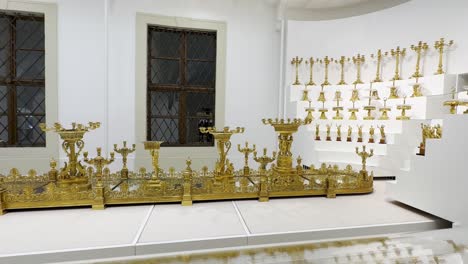 Monumentales-Mailänder-Herzstück,-Kaiserliche-Silbersammlung-Im-Sisi-Museum-In-Wien,-Österreich