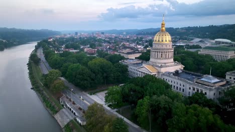 Aerial-Pullout-West-Virginia-State-House-in-Charleston-West-Virginia