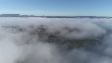Sobre-Las-Nubes-Disparo-De-Drone