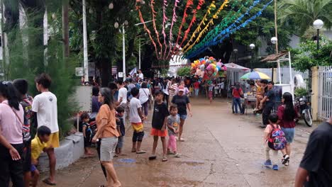 Crowds-of-Filipino-people-during-Pintados-Kasadyaan-festival-celebrations-in-Coron-Town-in-Palawan,-Philippines,-Southeast-Asia