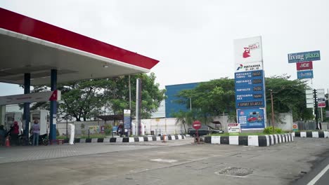 Preisliste-Von-Pertamina-Tankstellen-Oder-Tankstellen-In-Indonesien
