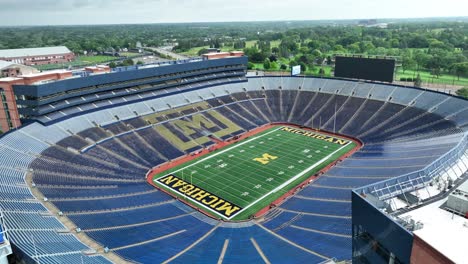 Campo-De-Fútbol-De-La-Universidad-De-Michigan,-Estadio-De-Michigan