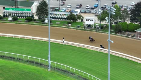 Pferderennen-Auf-Der-Kentucky-Derby-Track,-Churchill-Downs