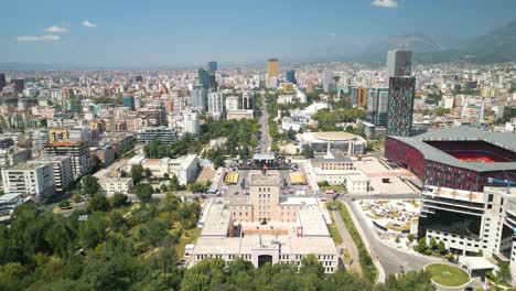 Vista-Aérea-De-La-Plaza-Madre-Teresa-En-La-Capital-De-Albania---Tirana