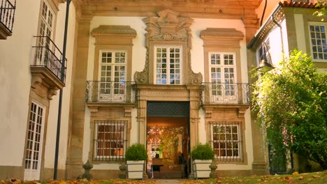 Detail-Der-Fassade-Der-Casa-Do-„Passadico“-An-Sonnigen-Tagen-In-Braga,-Portugal