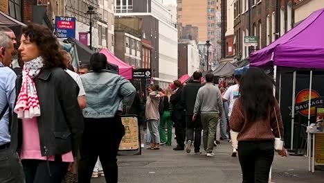 Ajetreado-Almuerzo-En-Leather-Lane,-Londres,-Reino-Unido.