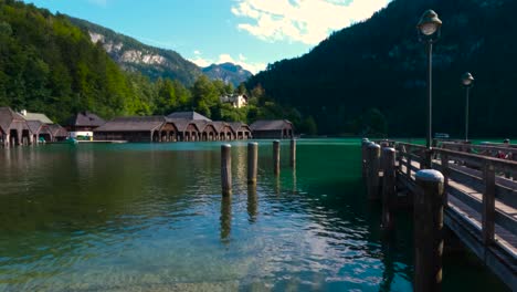 Dock-for-electric-boat-in-a-touristic-town-next-to-King's-Lake,-Königssee-in-Germany,-Bavaria