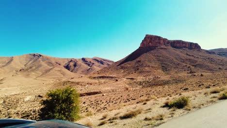Una-Carretera-En-Medio-Del-Desierto-Del-Sahara-Argelia-Biskra