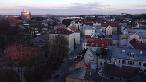 Drohnenaufnahme-Von-Tartu-Bei-Sonnenuntergang