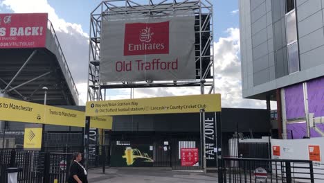 Parte-Trasera-Del-Estadio-De-Cricket-De-Old-Trafford-En-Manchester,-Reino-Unido