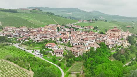 Barolo-Schloss-Piemont