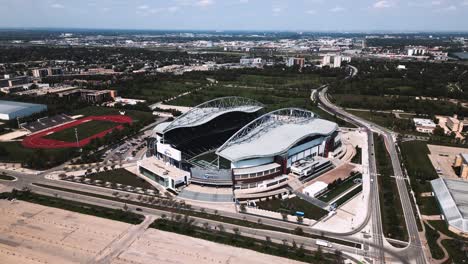 Toma-De-Drones-En-órbita-De-4k-De-La-Universidad-De-Campo-Del-Grupo-De-Inversores-Ig-De-Manitoba-Winnipeg-Bombarderos-Azules-Estadio-De-Conciertos-De-Fútbol-Y-Fútbol-En-Canadá