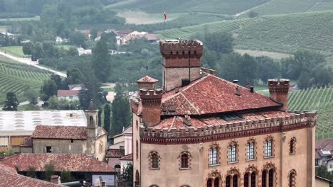 Barolo-Schloss-Piemont