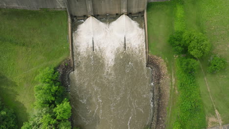 Nimrod-Lake-dam,-top-down-aerial-view,-dolly-in,-Reservoir-in-Arkansas,-day