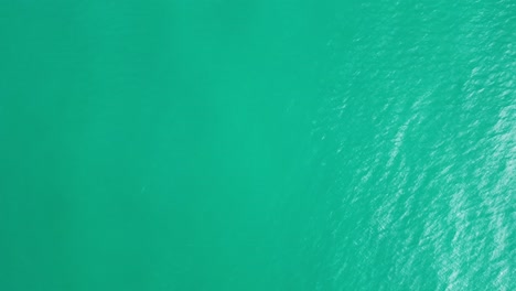 Beautiful-topical-ocean-turquoise-green-water