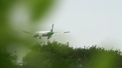 EVA-Air-prepare-for-Landing-at-Suvarnabhumi-Airport,-Thailand