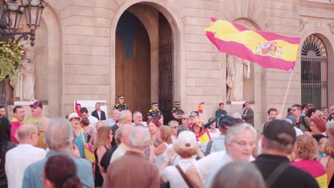 Barcelona-Demonstration-Supporting-Spanish-Unity:-Crowds,-Flags,-and-Public-Speeches-Against-Catalonia-Independence-Movement