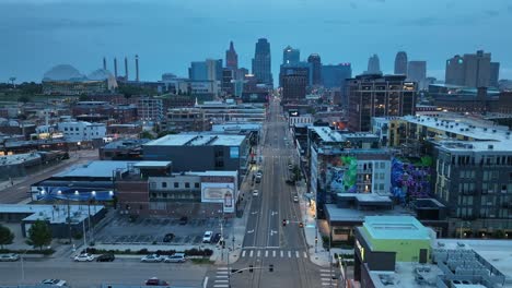 Horizonte-De-La-Ciudad-De-Kansas-En-La-Hora-Azul