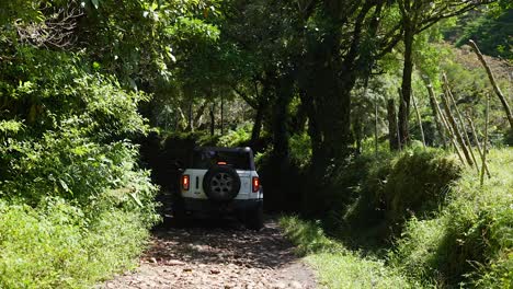 4wd,-Ford-Bronco-En-Las-Montañas,-Bronco-Moderno,-4x4