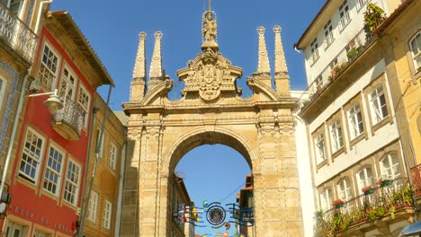 Arco-Barroco-Y-Neoclásico,-Arco-Da-Porta-Nova-En-Braga,-Portugal