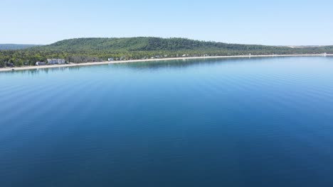 Lake-Michigan-shoreline-in-Sleeping-Bear-Bay-near-Glen-Arbor,-aerial-drone-view