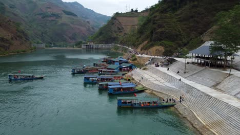 Die-Malerische-Bootsstation-Ma-Pi-Leng-Am-Fluss-Nho-Que