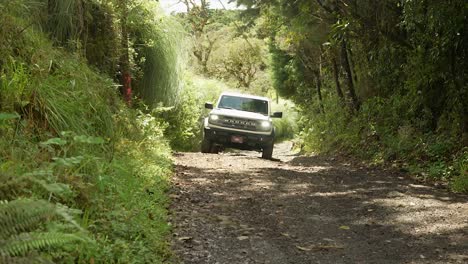 Ford-Bronco-En-Las-Montañas,-4wd,-4x4,-Bronco-Moderno