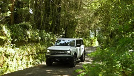 ford-bronco-in-the-mountains,-modern-bronco,-4WD,-4x4,-off-road-vehicle