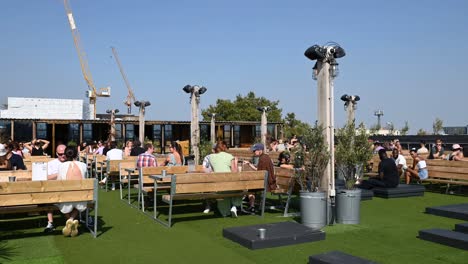 Rooftop-drinks-at-the-Netil-360,-London,-United-Kingdom
