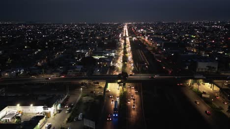 Hiperlapso-Nocturno-Avenida-Central,-Ecatepec,-México