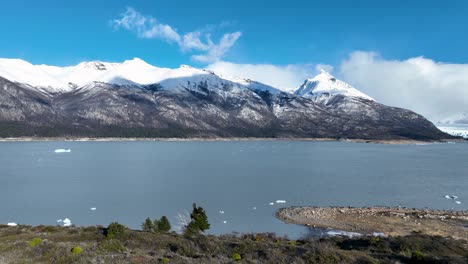 Argentino-Lake-At-El-Calafate-In-Patagonia-Argentina