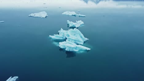 Snowy-icebergs-in-sea-water