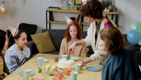 Niños-En-Fiesta-De-Cumpleaños