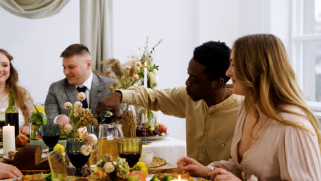People-at-the-wedding-banquet