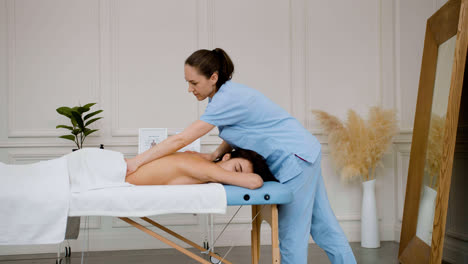 Physiotherapist-giving-a-massage