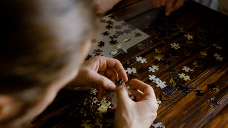 People-doing-a-puzzle