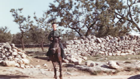 Jinete-Feliz-En-El-Campo-De-Italia-En-1960